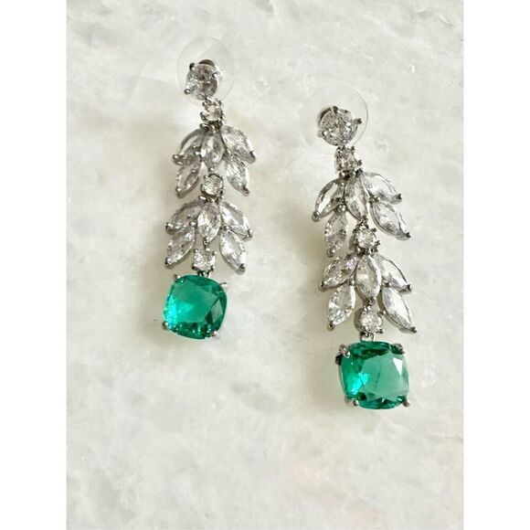 No Brand Jewelry - Cubic zirconia and aqua blue cushion cut dangle earrings ￼